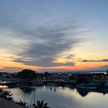 Terrasse Belle Vue En Duplex Parking Sete